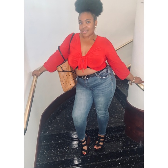 Meet your Posher, Jahnae - Picture 5 of 5